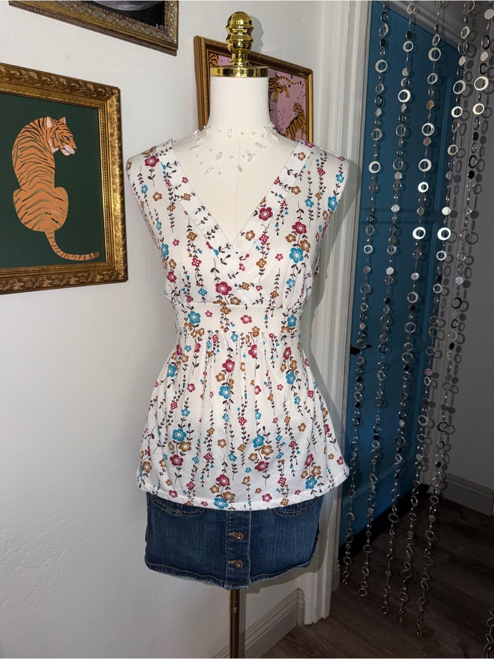 Vintage Y2K Floral V-Neck Sleeveless BabydollTop - White with Multi Floral Print